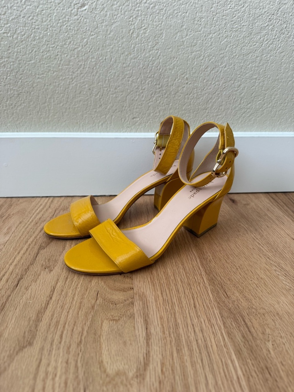 Kate Spade Leather Susane Golden Yellow Heel Strappy Sandals Women’s 7.5 - Picture 8 of 14